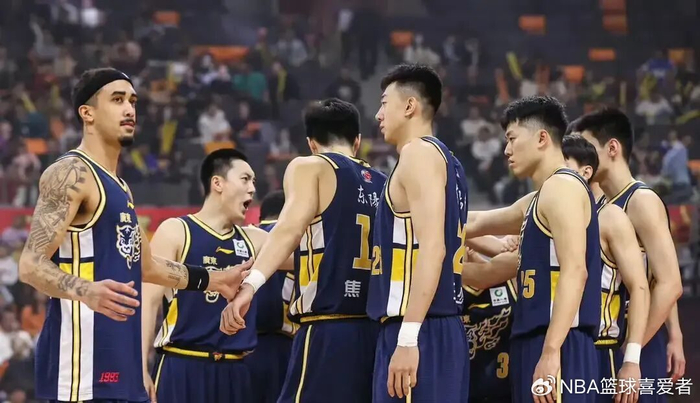 STAR SPORTS下载-越打越差！25岁前锋在广东七个赛季，杜锋苦心培养|广东男篮|张皓嘉|徐昕|浙江男篮|北控男篮_新浪体育_新浪新闻